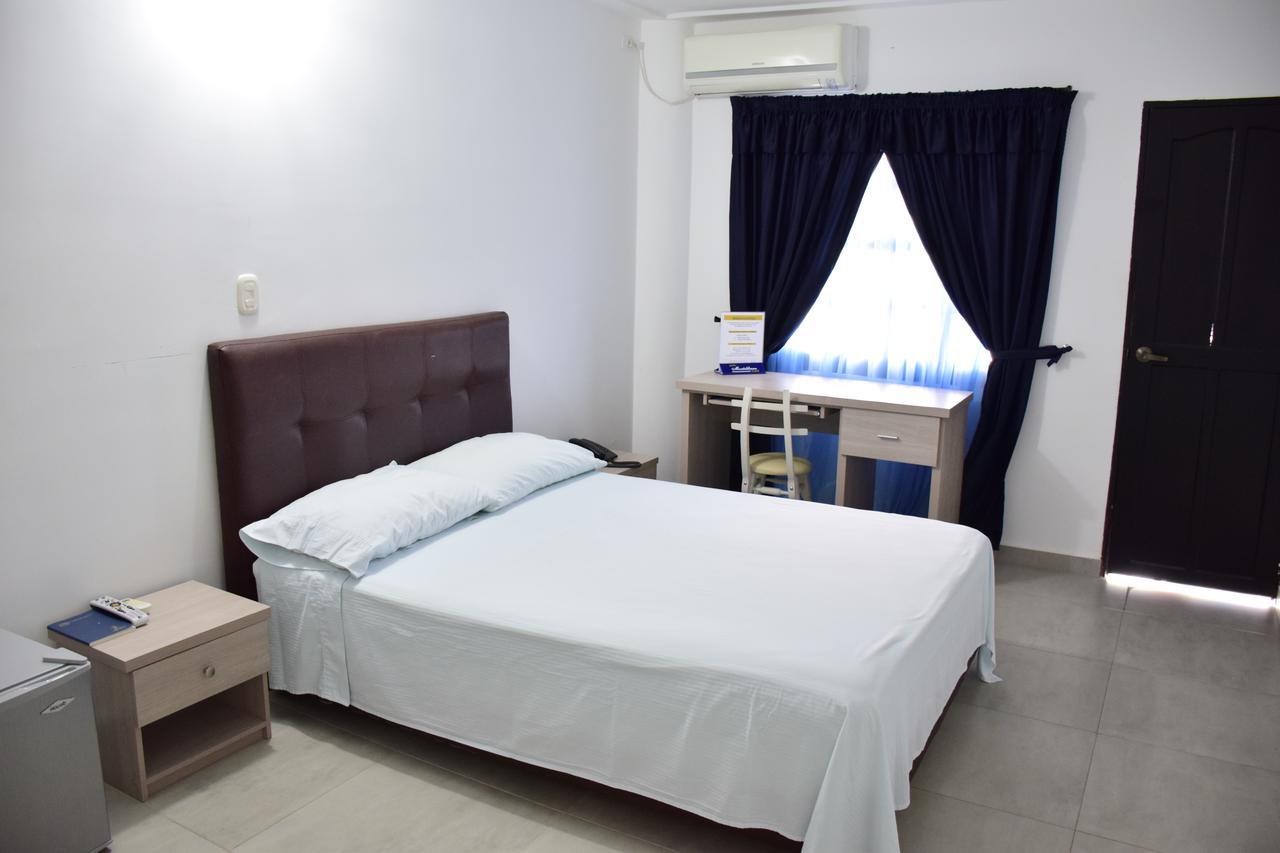Hotel Plaza Real Montelibano ภายนอก รูปภาพ